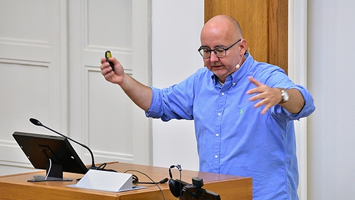 Přednáška Miroslava Bárty měla vpravdě široký nejen záběr, ale i souvislosti a dopady